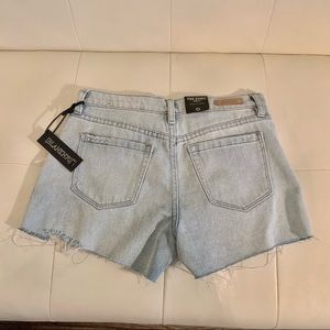 NWT Blank NYC The Essex Classic Cut Off Shorts Size 26